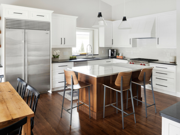 house-cleaning-edina-mn-kitchen Clean kitchen after a house cleaning in Edina, MN