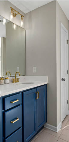 Eden Prairie Bathroom - Home Cleaners Clean bathroom after a house cleaning in Eden Prairie